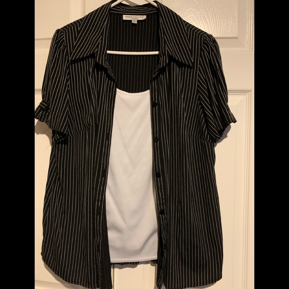 One pc black/white stripe shirt over an insert